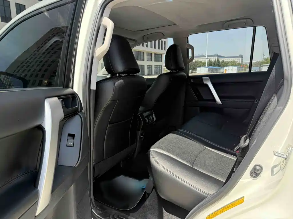 Toyota Prado 2017 — фото 10