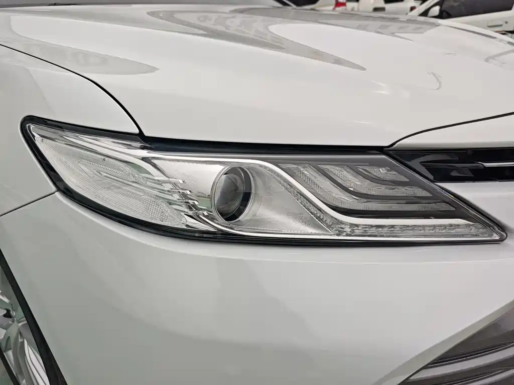 Toyota Camry 2021 — фото 13