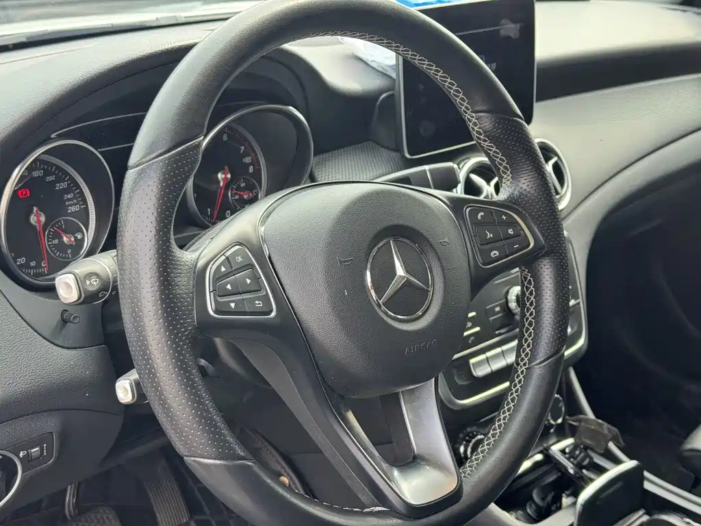 Mercedes-Benz GLA 2018 — фото 8
