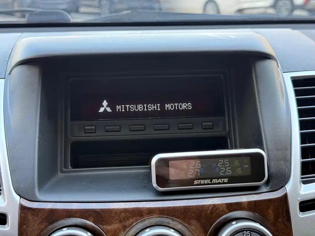 Mitsubishi Pajero Sport 2015 — фото 19
