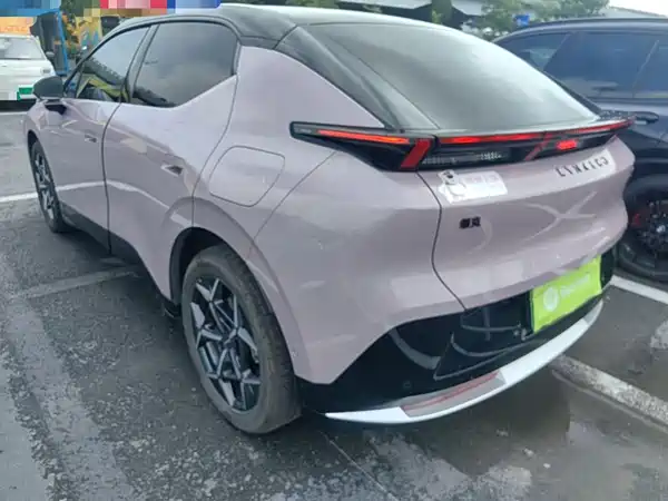 Lynk & Co Z20 2025