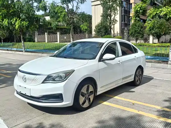 Dongfeng E70 2022