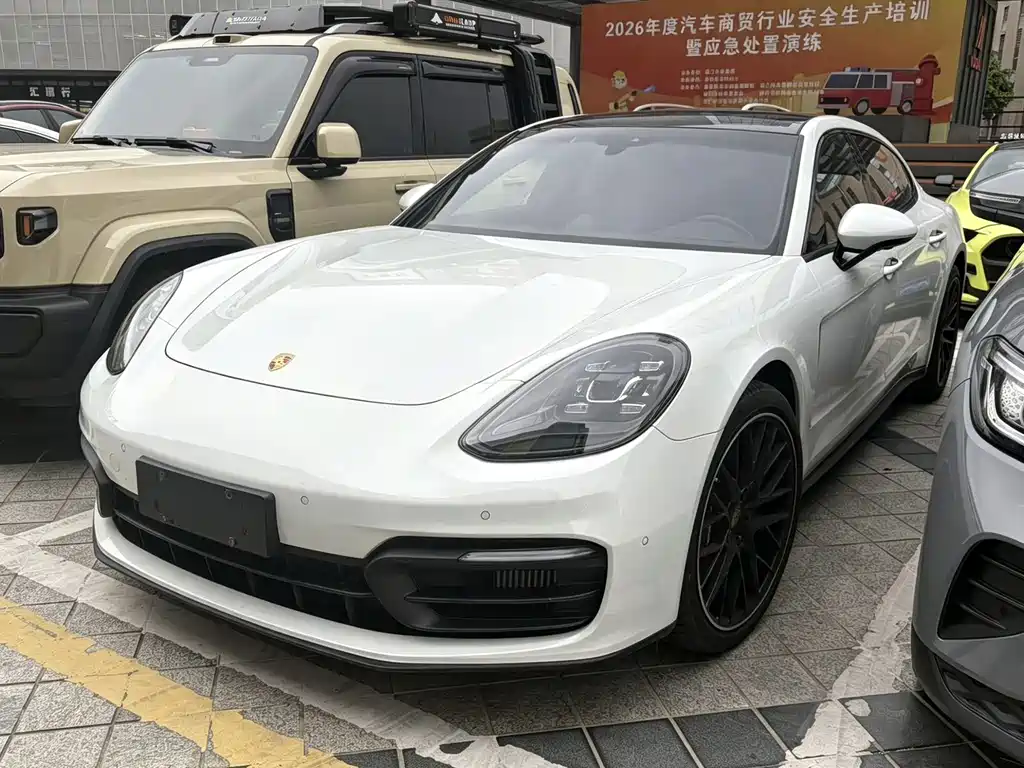 Porsche Panamera 2021 — фото 1