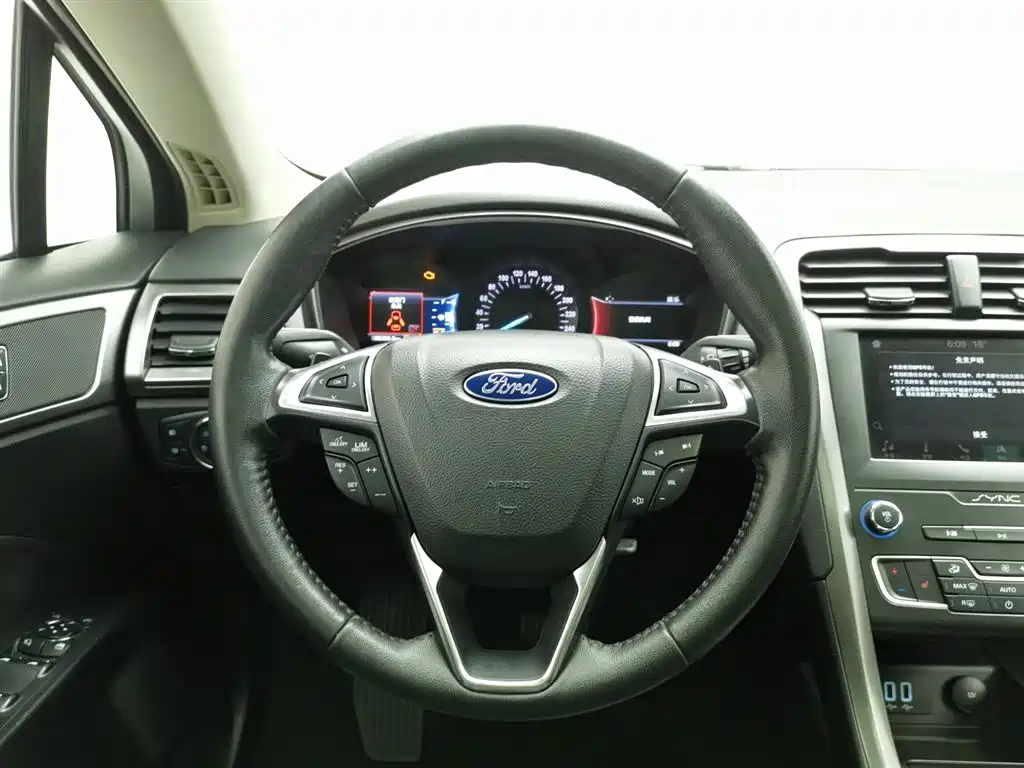 Ford Mondeo 2017 — фото 11