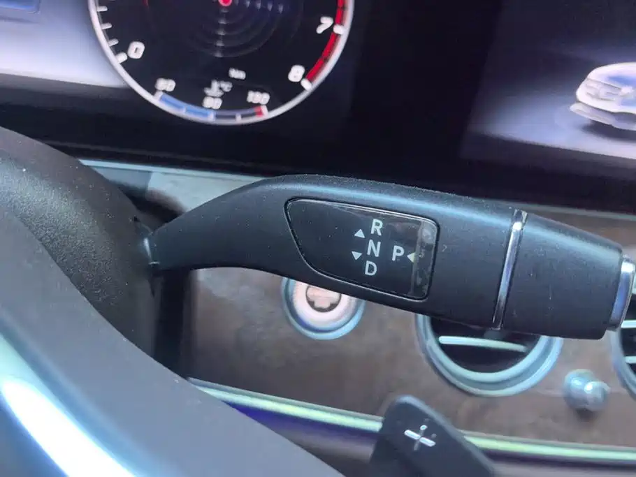 Mercedes-Benz E-Class 2020 — фото 16