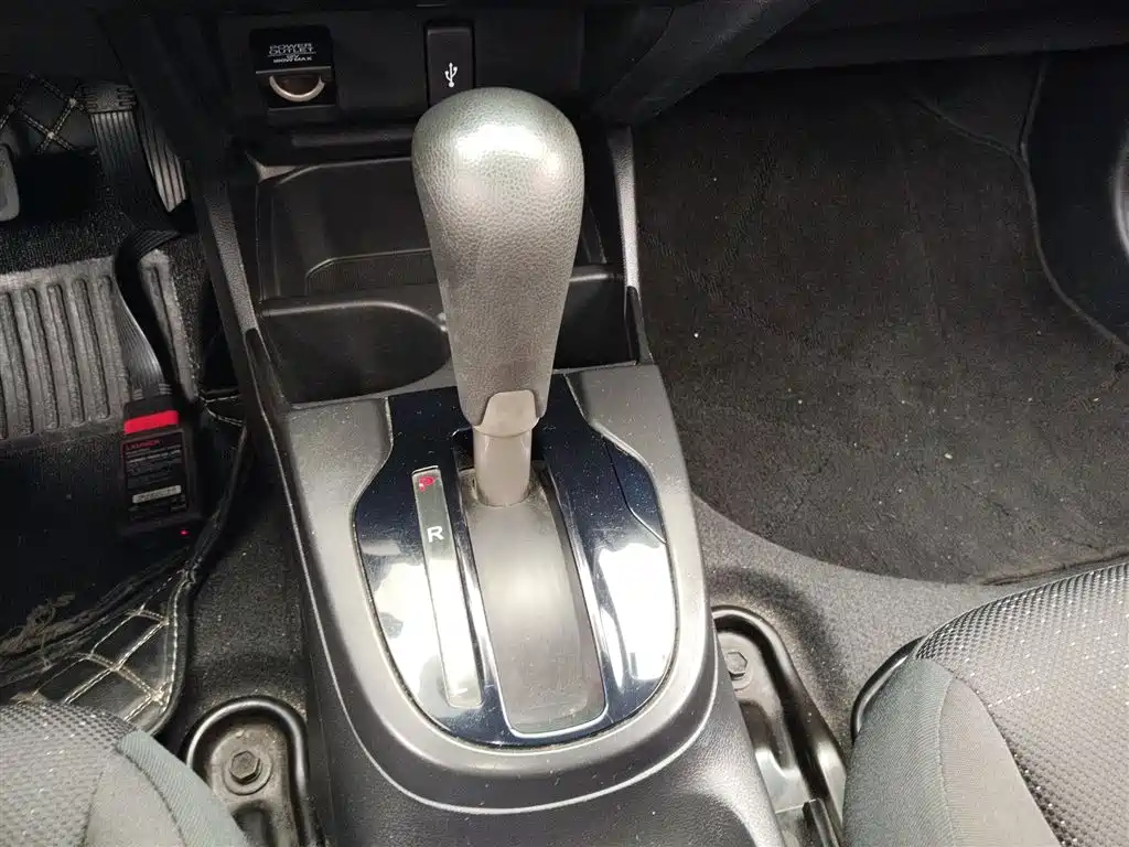 Honda Fit 2018 — фото 10