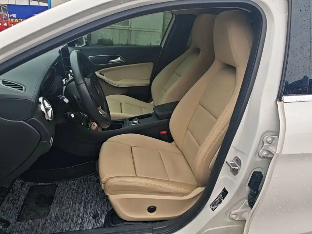 Mercedes-Benz GLA 2017 — фото 15