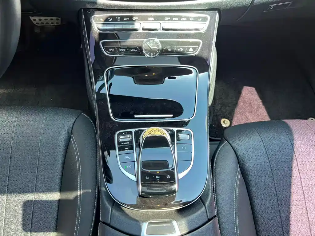 Mercedes-Benz E-Class 2017 — фото 15