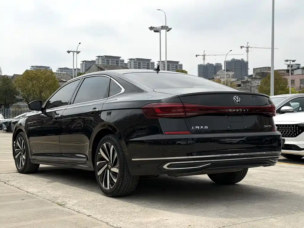 Volkswagen Passat 2022 — фото 4