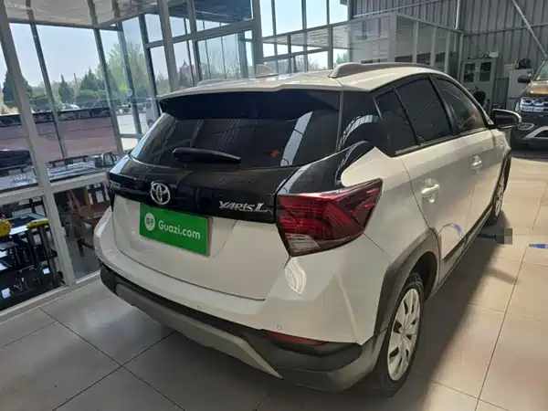 Toyota Yaris L 2022