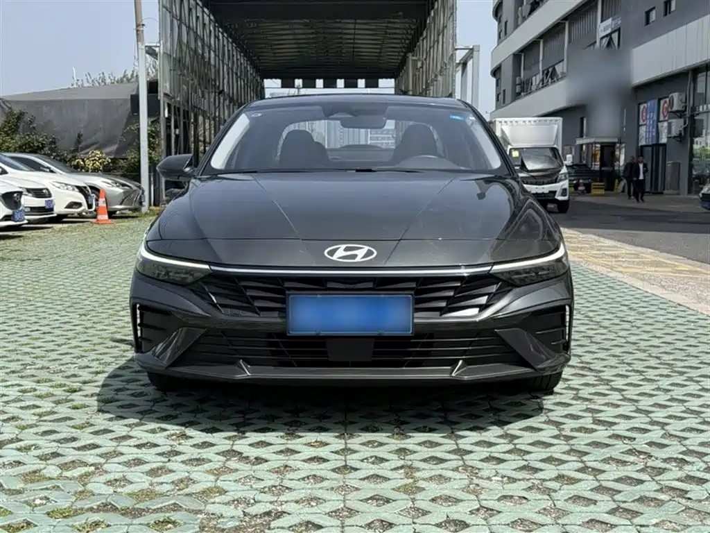 Hyundai Elantra 2024 — фото 10