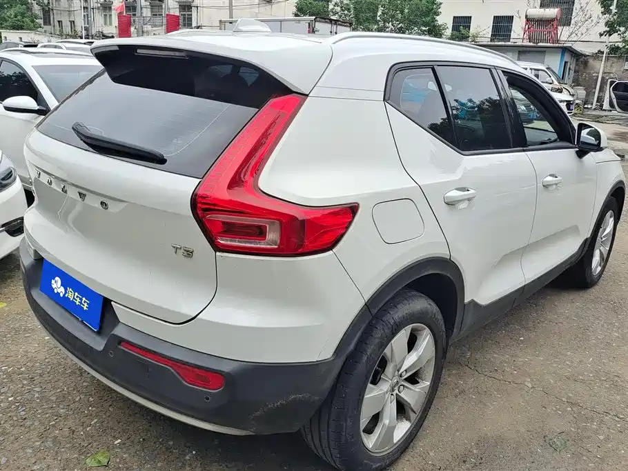 Volvo XC40 2020 — фото 3