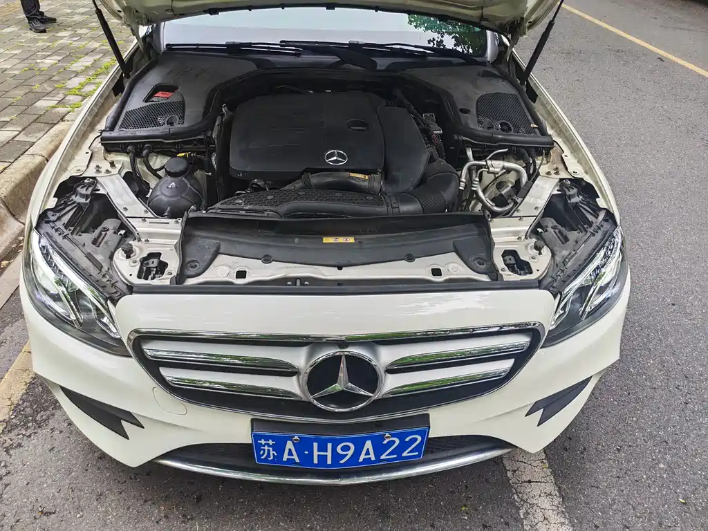 Mercedes-Benz E-Class 2019 — фото 20