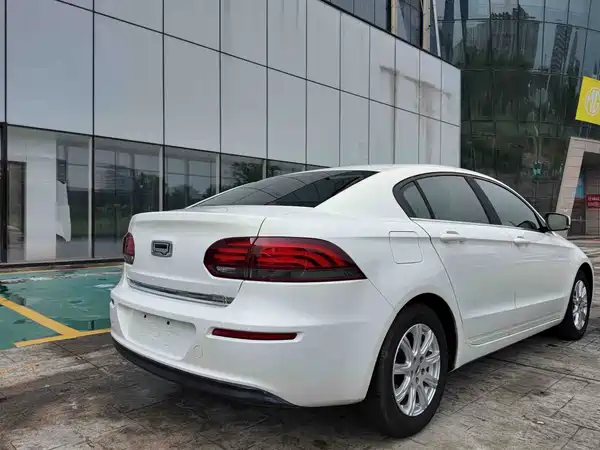 Qoros 3 2015