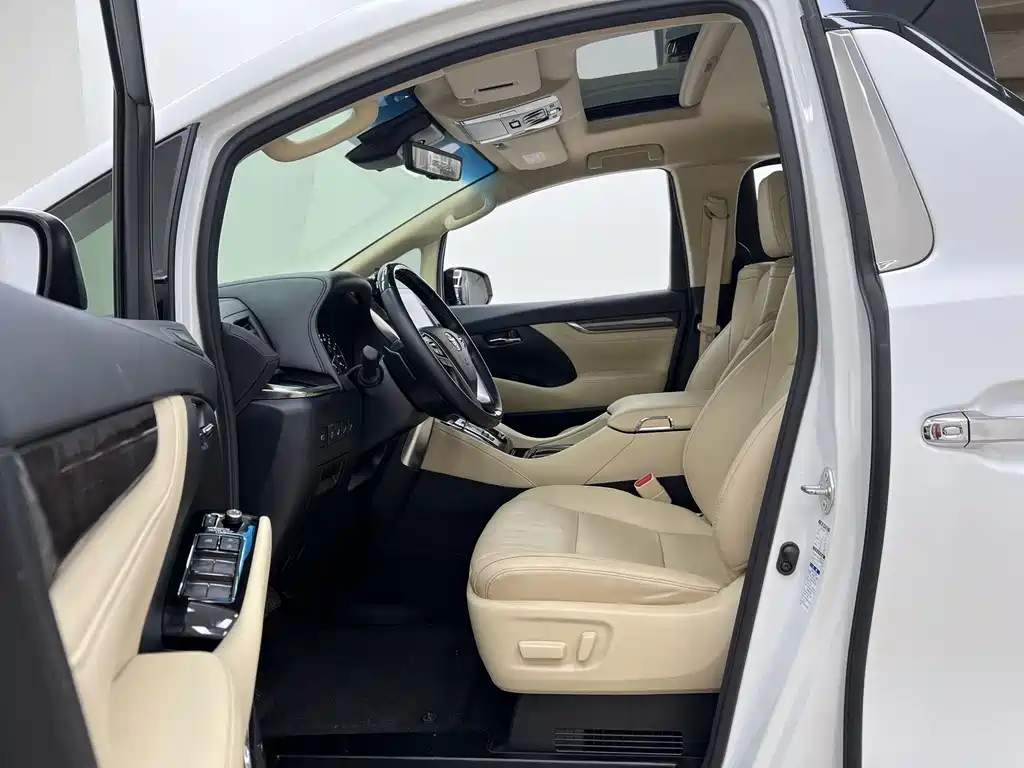 Toyota Alphard 2022 — фото 9