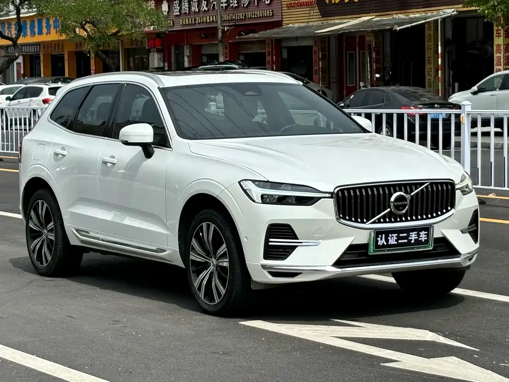 Volvo XC60 PHEV 2022 — фото 3