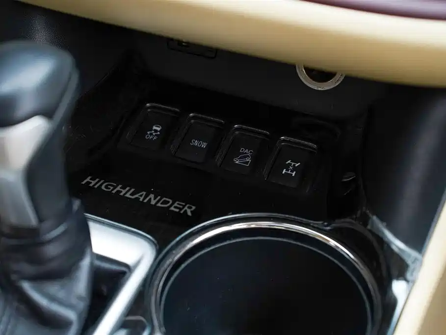 Toyota Highlander 2018 — фото 11