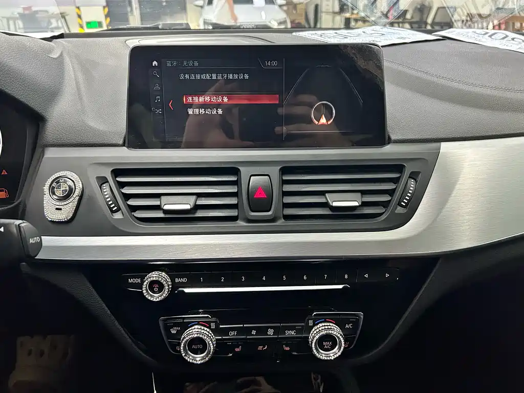 BMW 1 Series 2019 — фото 10