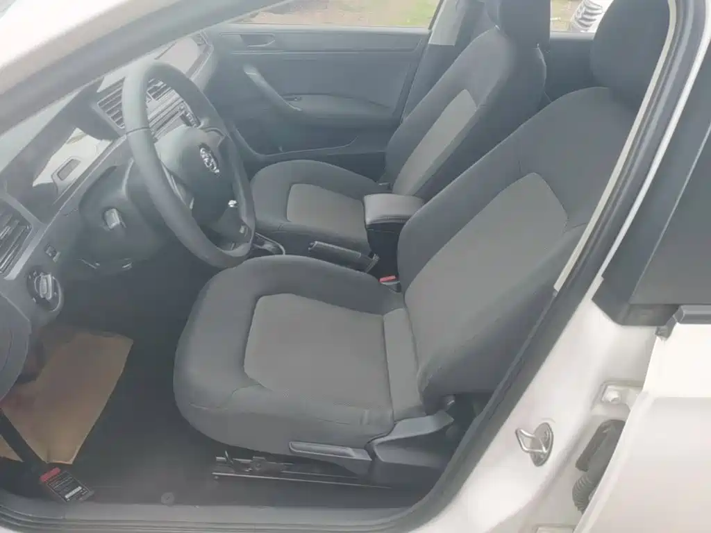 Skoda Rapid Spaceback 2016 — фото 15
