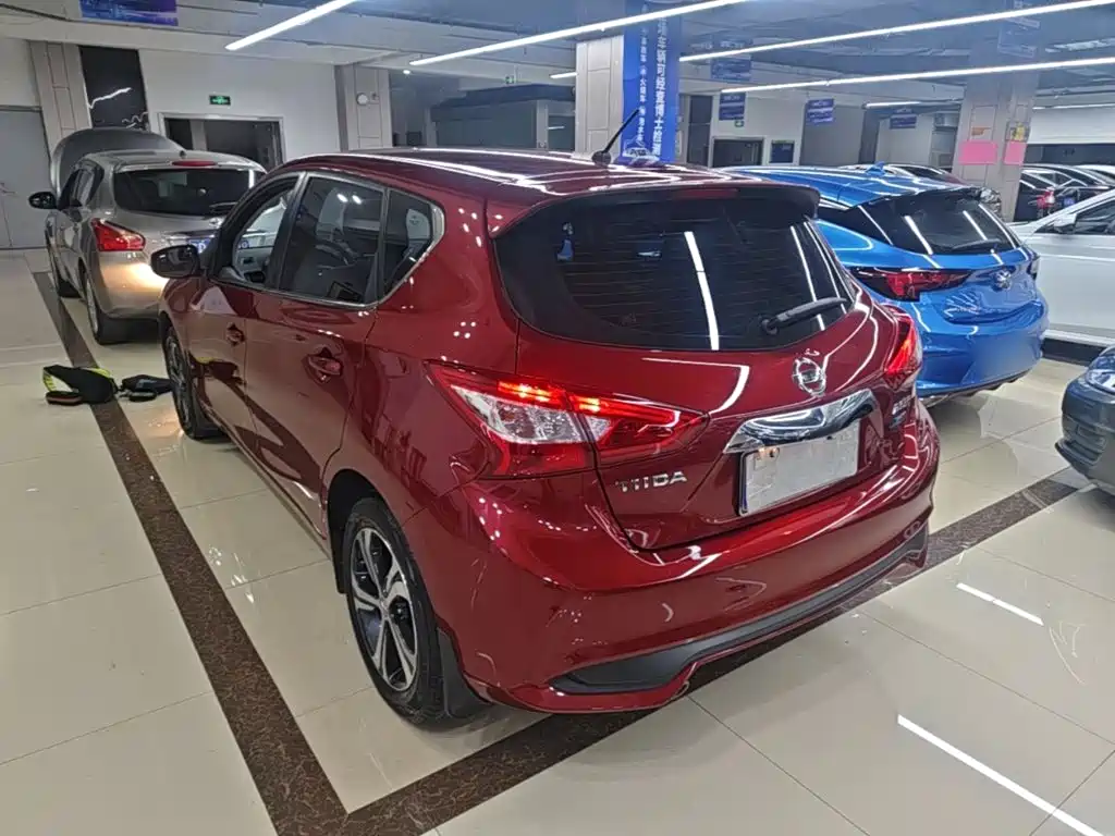 Nissan Tiida 2017 — фото 5