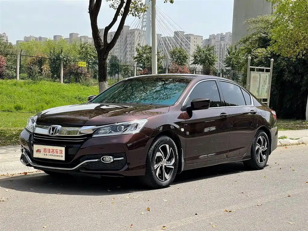Honda Accord 2018 — фото 1
