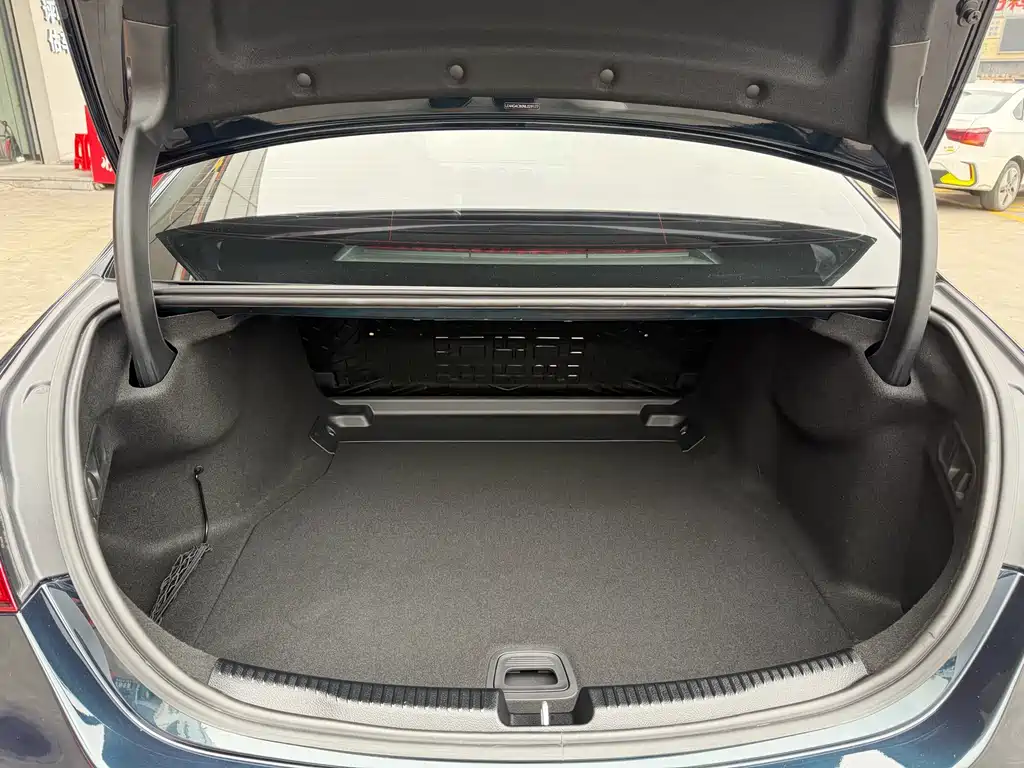 Mercedes-Benz C-Class 2022 — фото 12