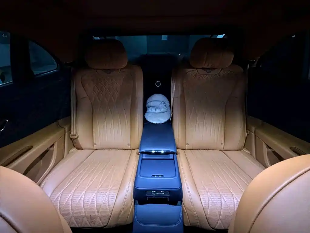 Bentley Flying Spur 2020 — фото 12