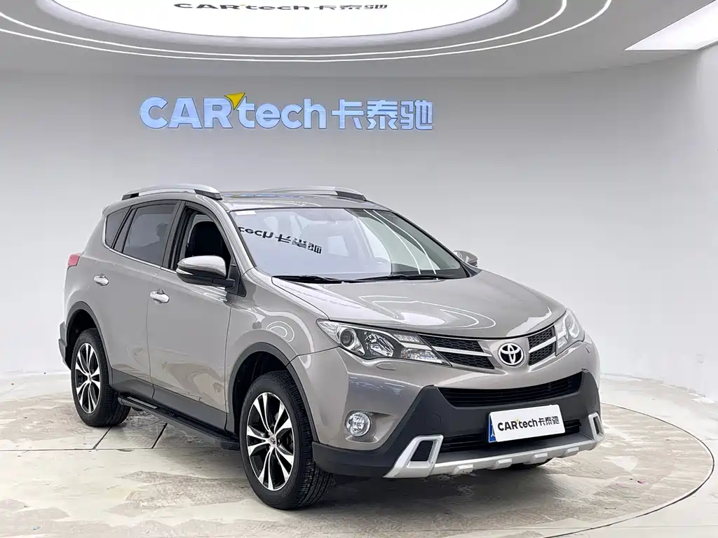 Toyota RAV4 2015 — фото 3
