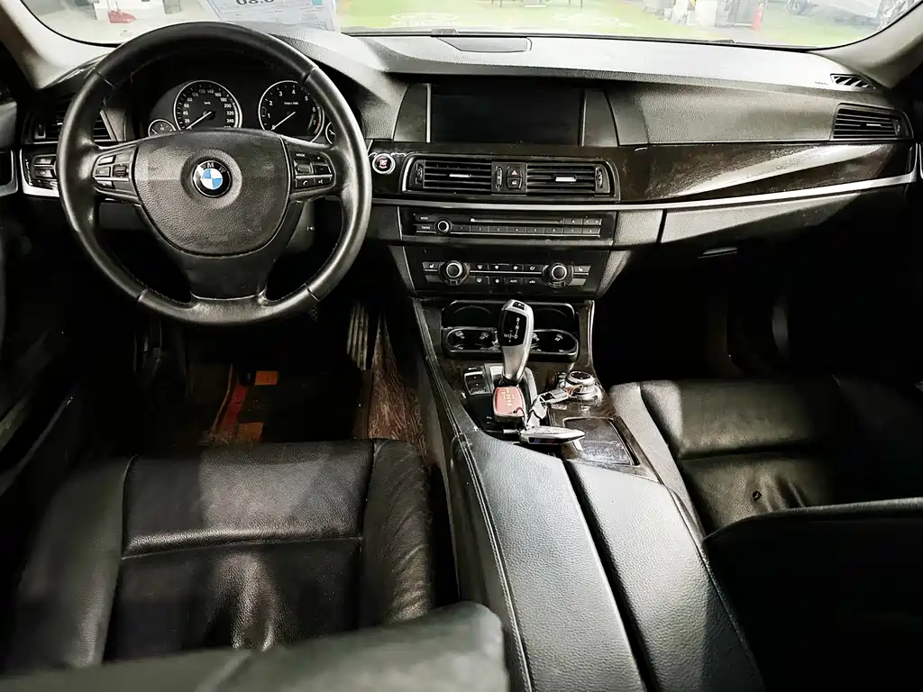 BMW 5 Series 2013 — фото 10