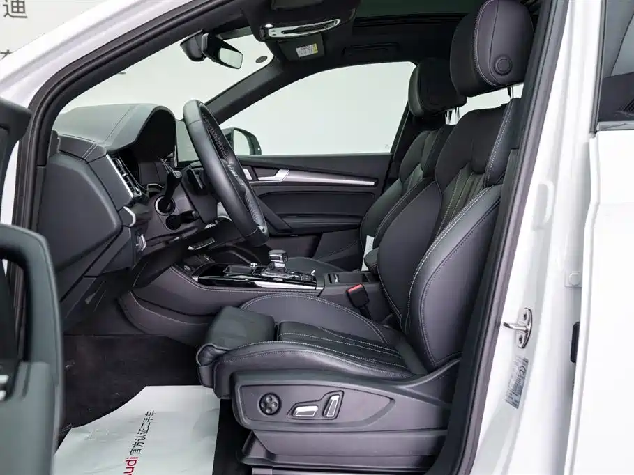 Audi Q5L 2023 — фото 11