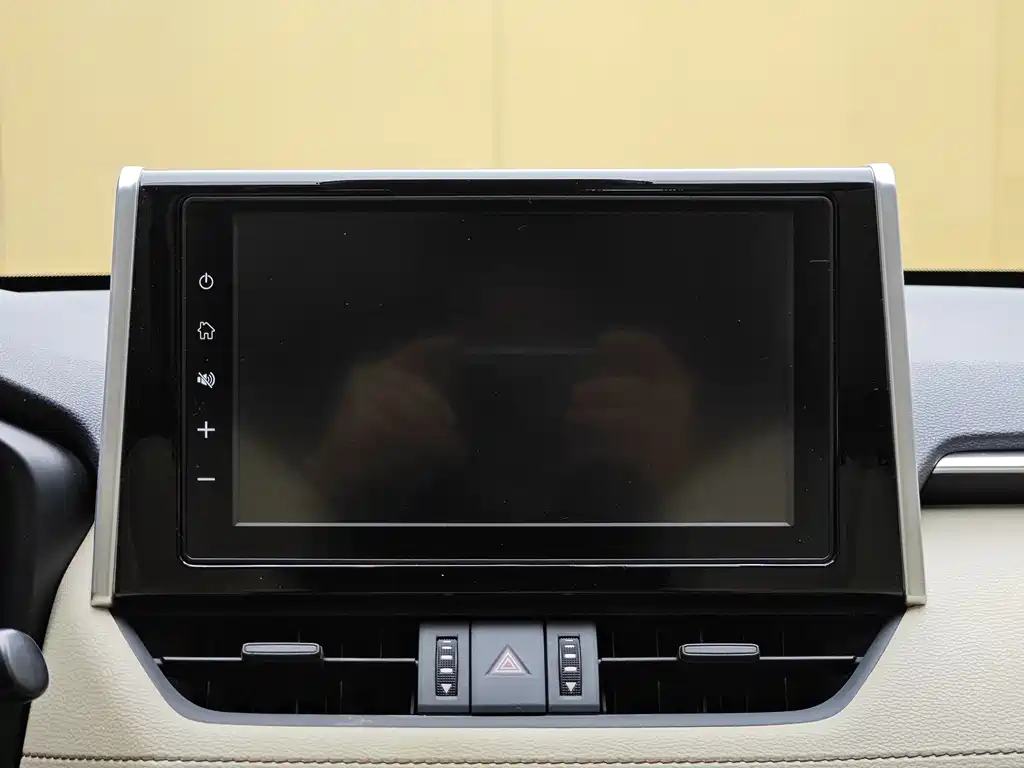 Toyota RAV4 2020 — фото 15