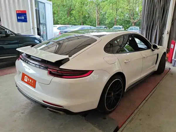Porsche Panamera 2020