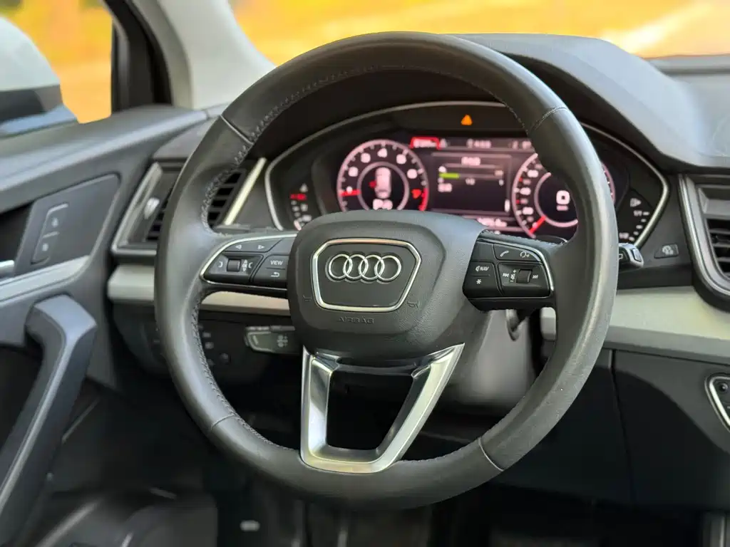 Audi Q5L 2020 — фото 13