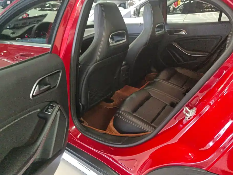 Mercedes-Benz GLA 2017 — фото 11