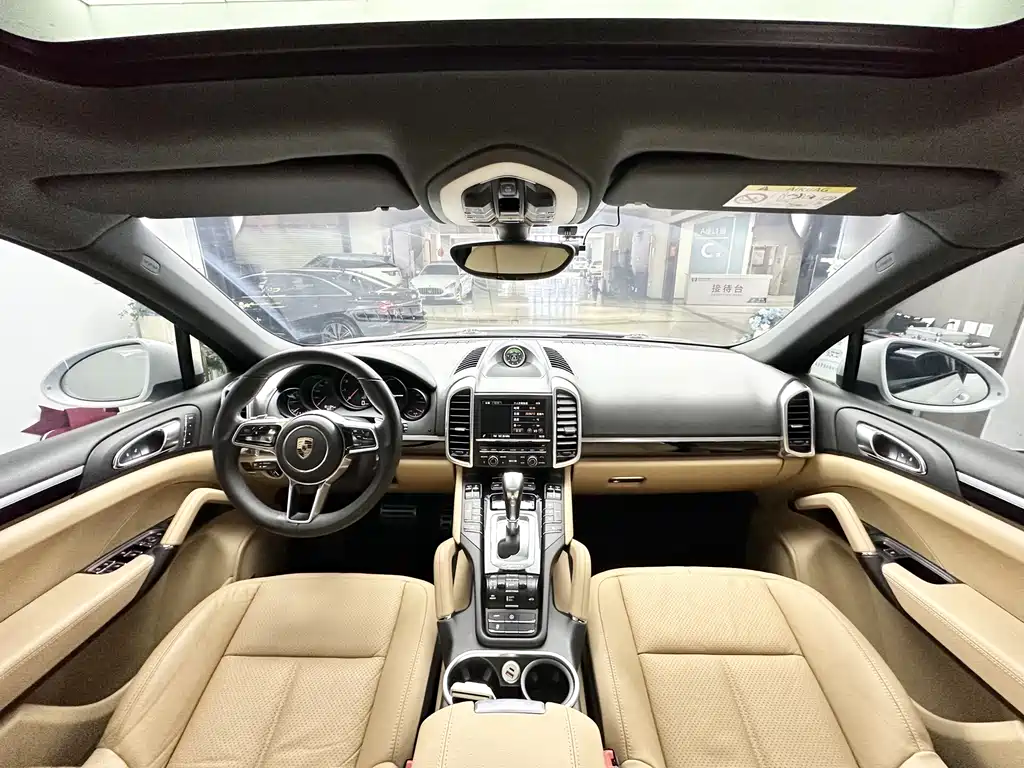 Porsche Cayenne 2016 — фото 9