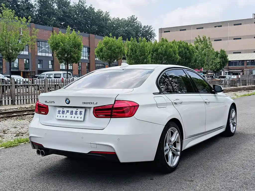 BMW 3 Series 2019 — фото 9