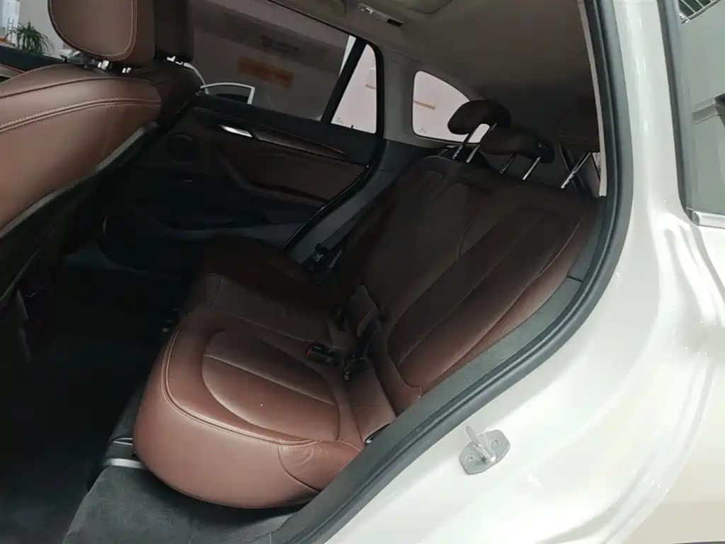 BMW X1 2018 — фото 17