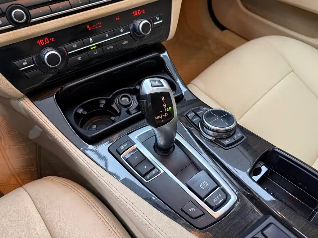 BMW 5 Series 2013 — фото 15