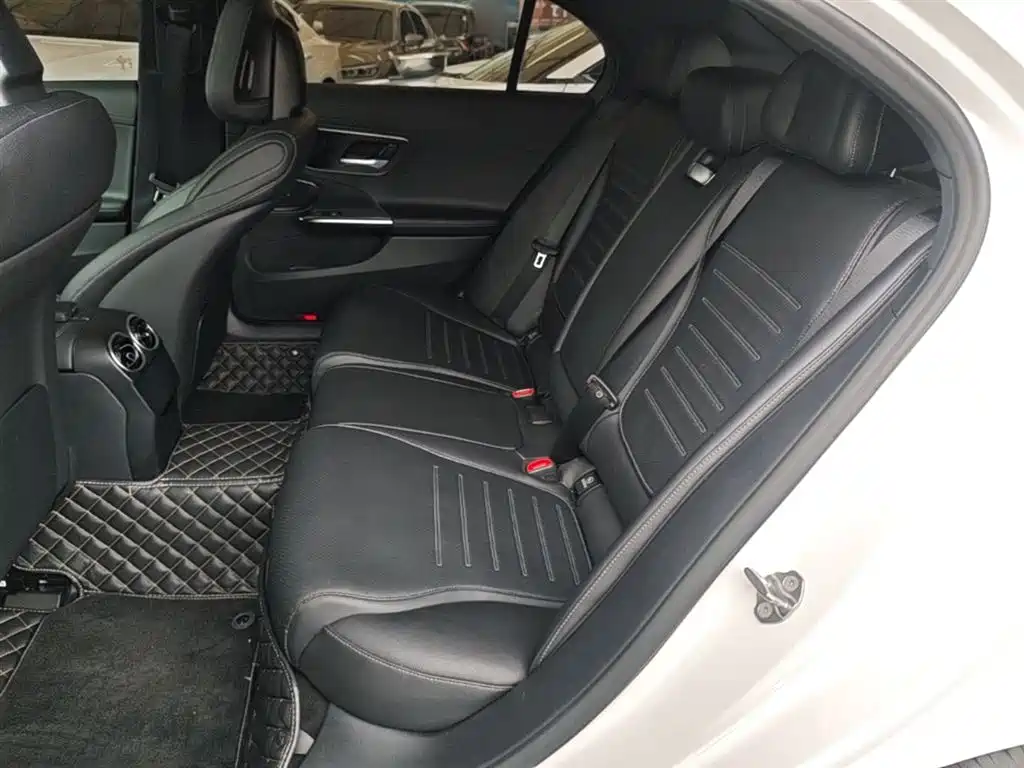 Mercedes-Benz C-Class 2022 — фото 17