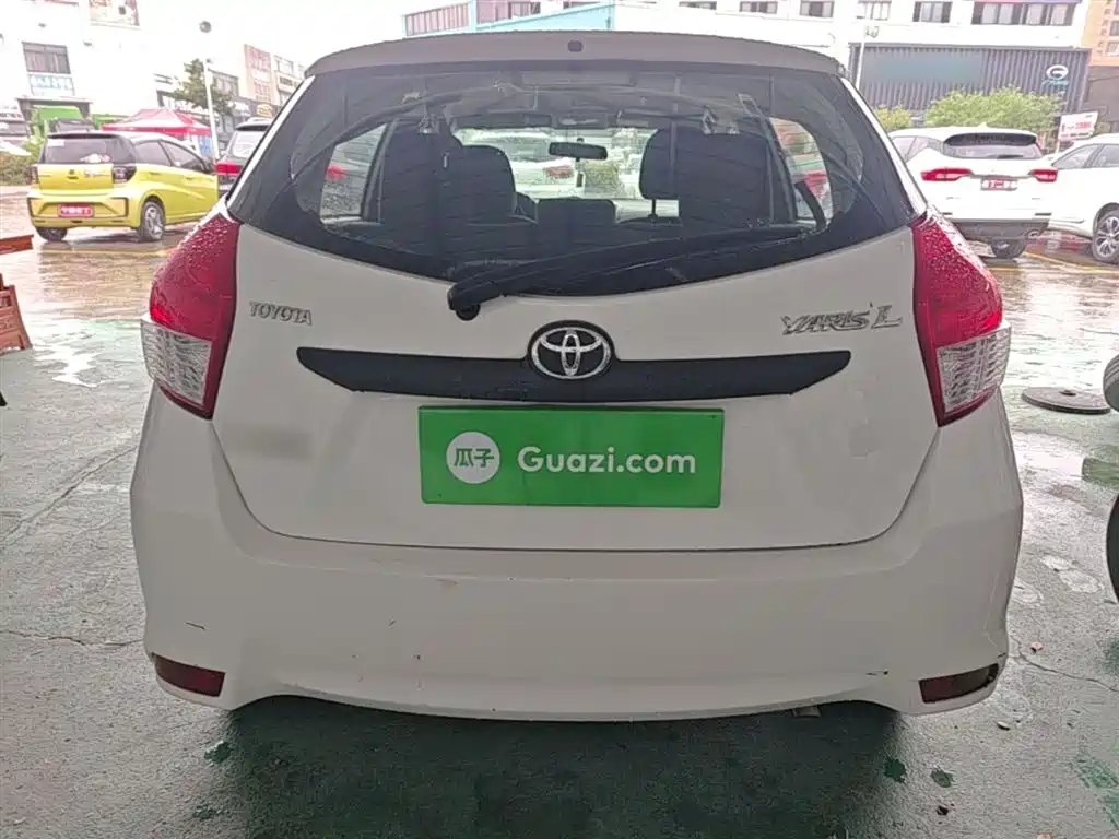 Toyota Yaris L 2015 — фото 6