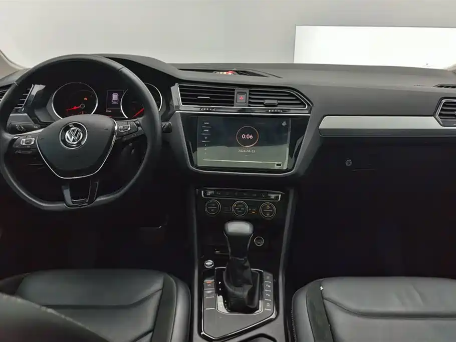 Volkswagen Tiguan L 2020 — фото 12