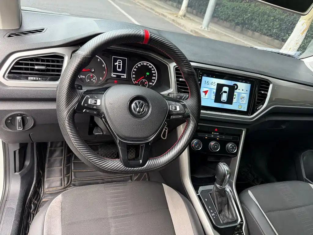 Volkswagen T-Roc 2018 — фото 20