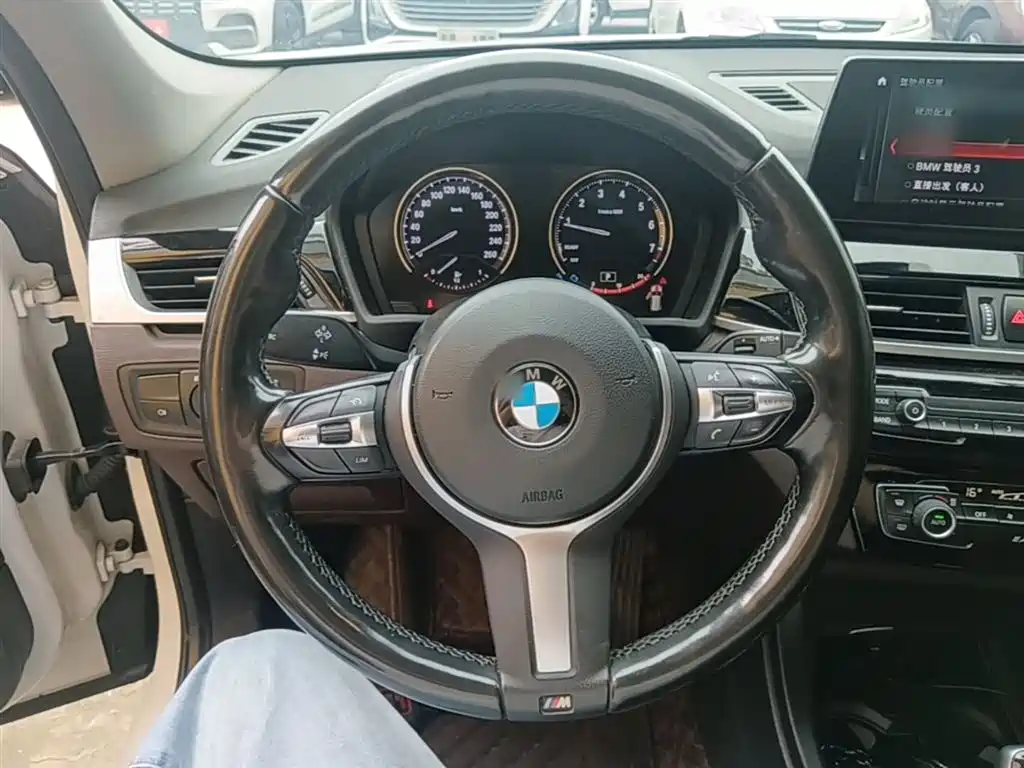 BMW X1 2022 — фото 11