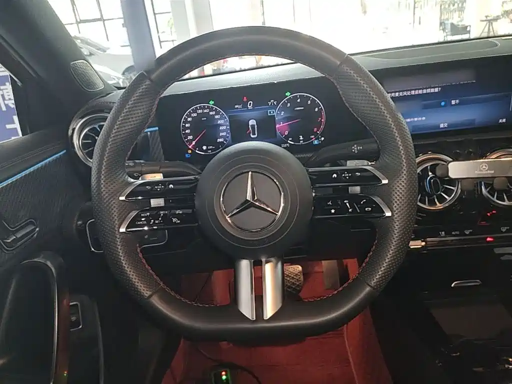 Mercedes-Benz A-Class 2024 — фото 11