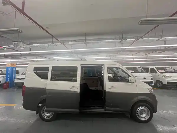 Changan Crossstar V5 EV 2024