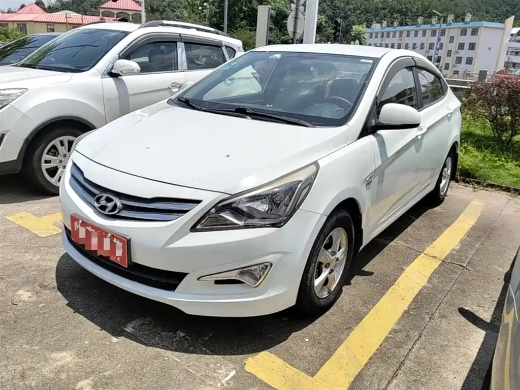 Hyundai Verna 2016