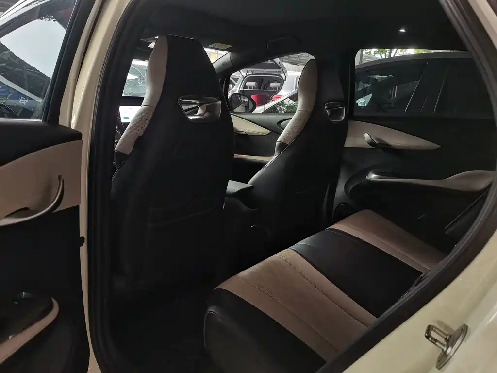 BYD Dolphin 2023
