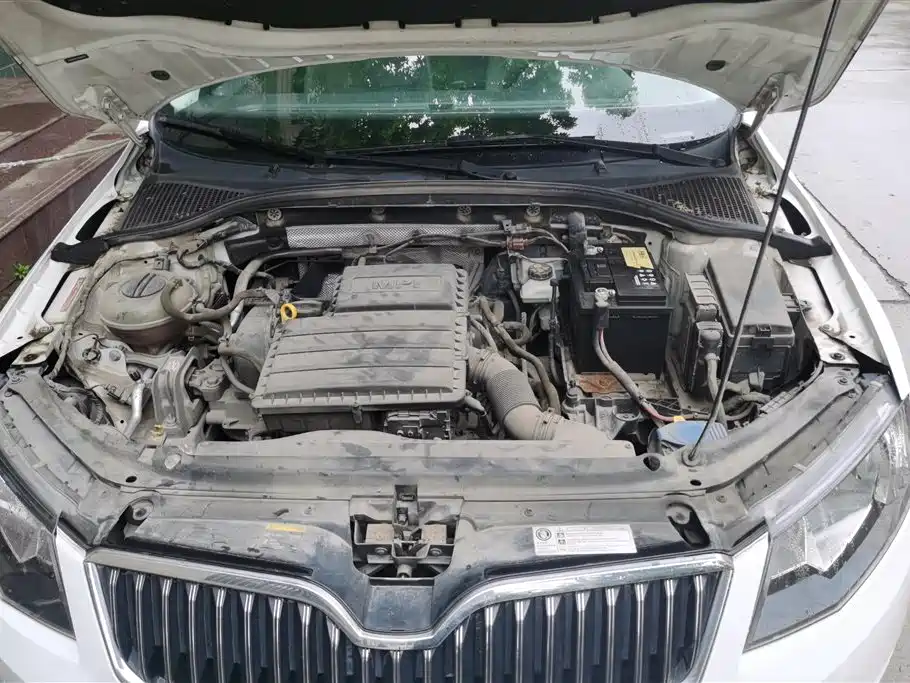 Skoda Octavia 2015 — фото 10