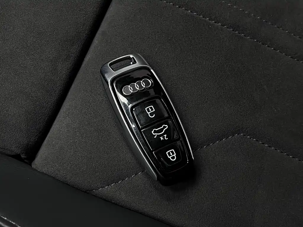 Audi A6 2021 — фото 30