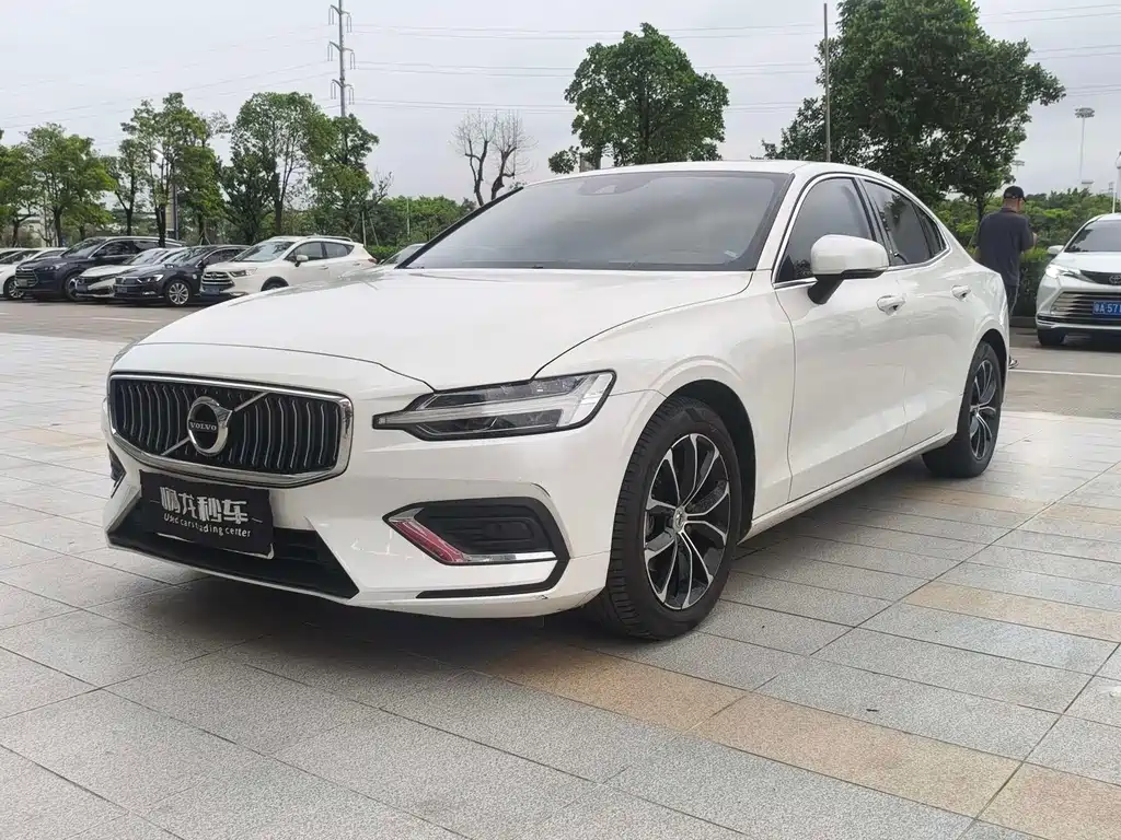 Volvo S60 2022